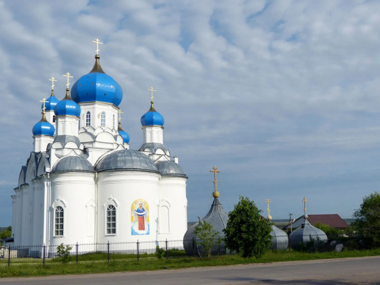 Гисметео большие ключищи. Храм Покрова Пресвятой Богородицы с большие Ключищи. Храм села большие Ключищи. Храм большие Ключищи Ульяновская область.