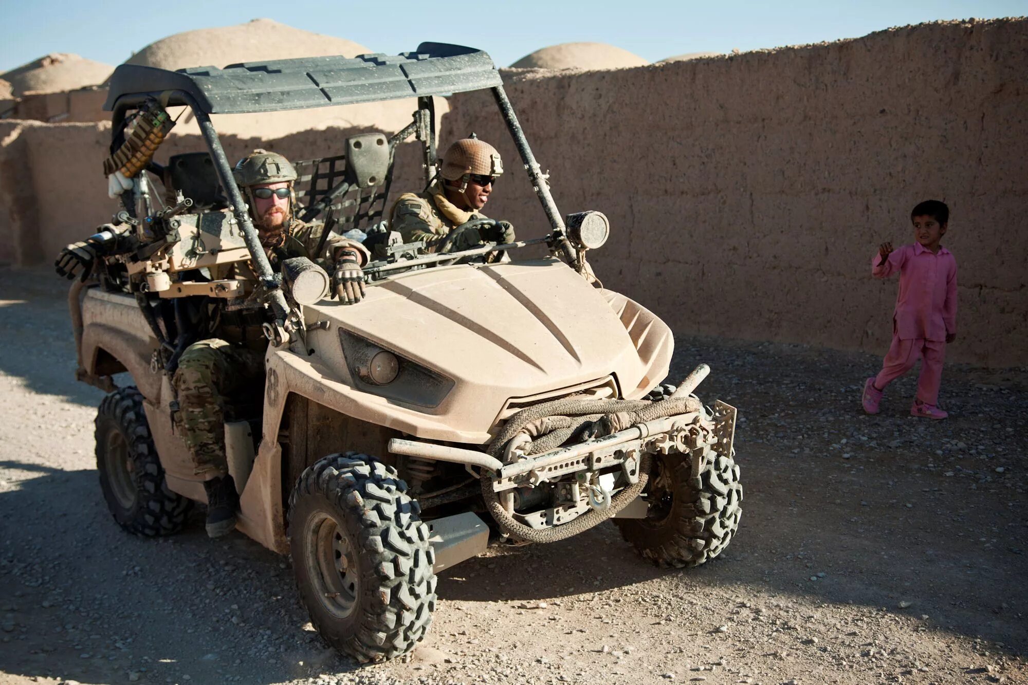 Багги Polaris atv армейский. MRZR-4 Light Tactical all-Terrain vehicle. Спецназ на квадроциклах. Квадроцикл для армии. Военный квадроцикл