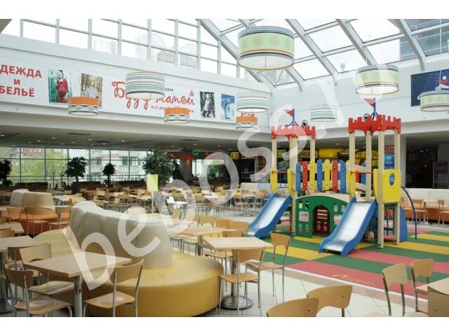 Трк семья пермь фуд корт. Фудкорт пермь. Ривьера тц фуд корт. Фудкорт пермь. Планета пермь фудкорт.