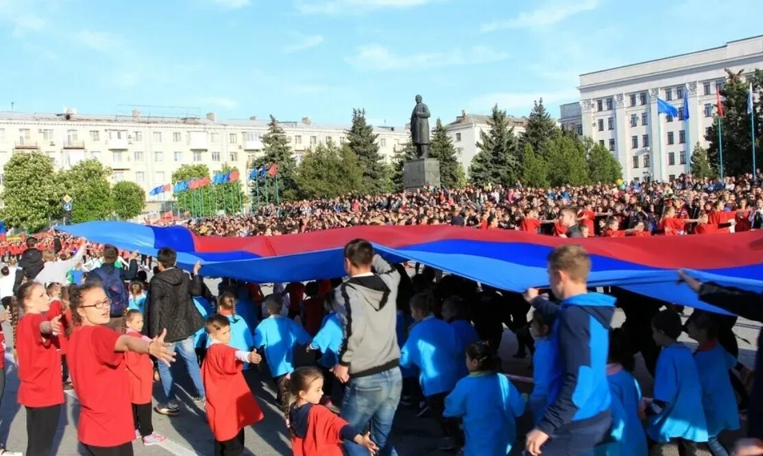 Референдум в Луганске 2014. 11 Мая референдум Луганск. 12 Мая ЛНР. Луганск день Республики. 1 мая 2014 г