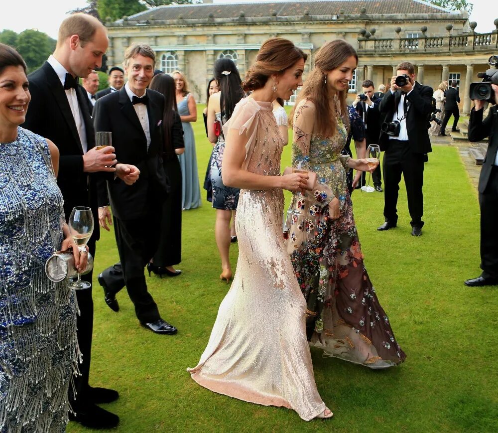 Роуз хэнбери фото с принцем. Роуз Хембери и принц Уильям. Роуз Хэнбери и Кейт Миддлтон. Принц Уильям и Роуз Ханбери.
