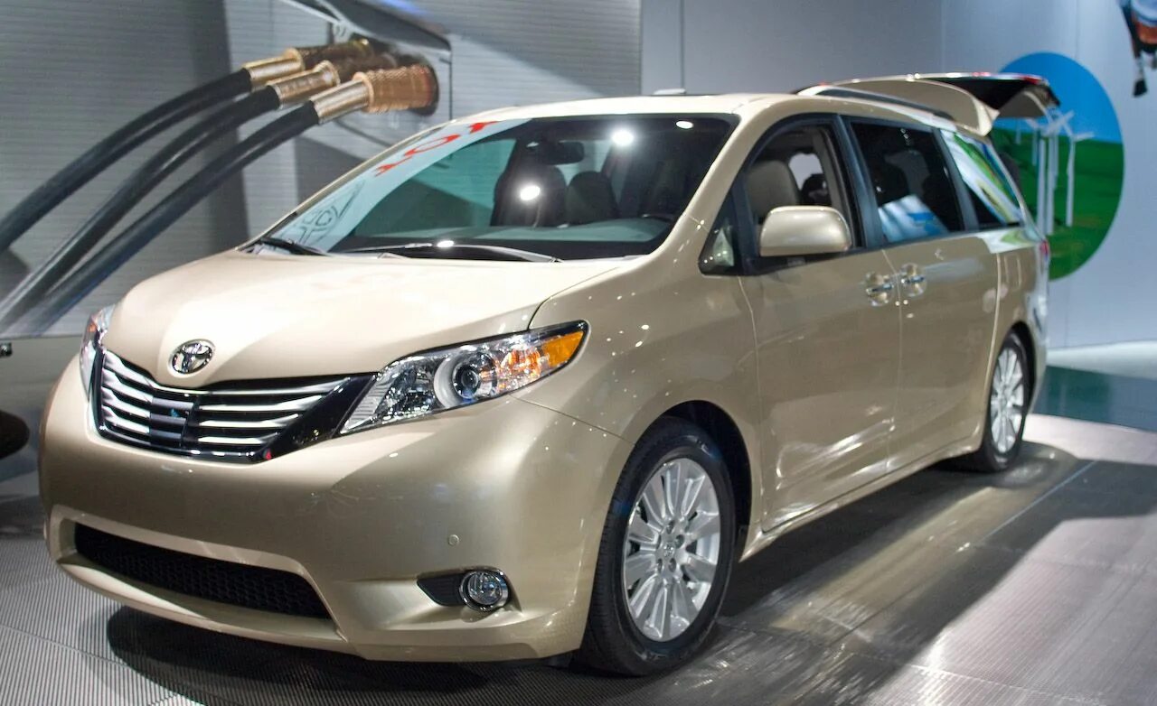 Тойота Сиенна 2011. Toyota Sienna 1. Тойота минивэн 2011. Тойота Sienna 30.