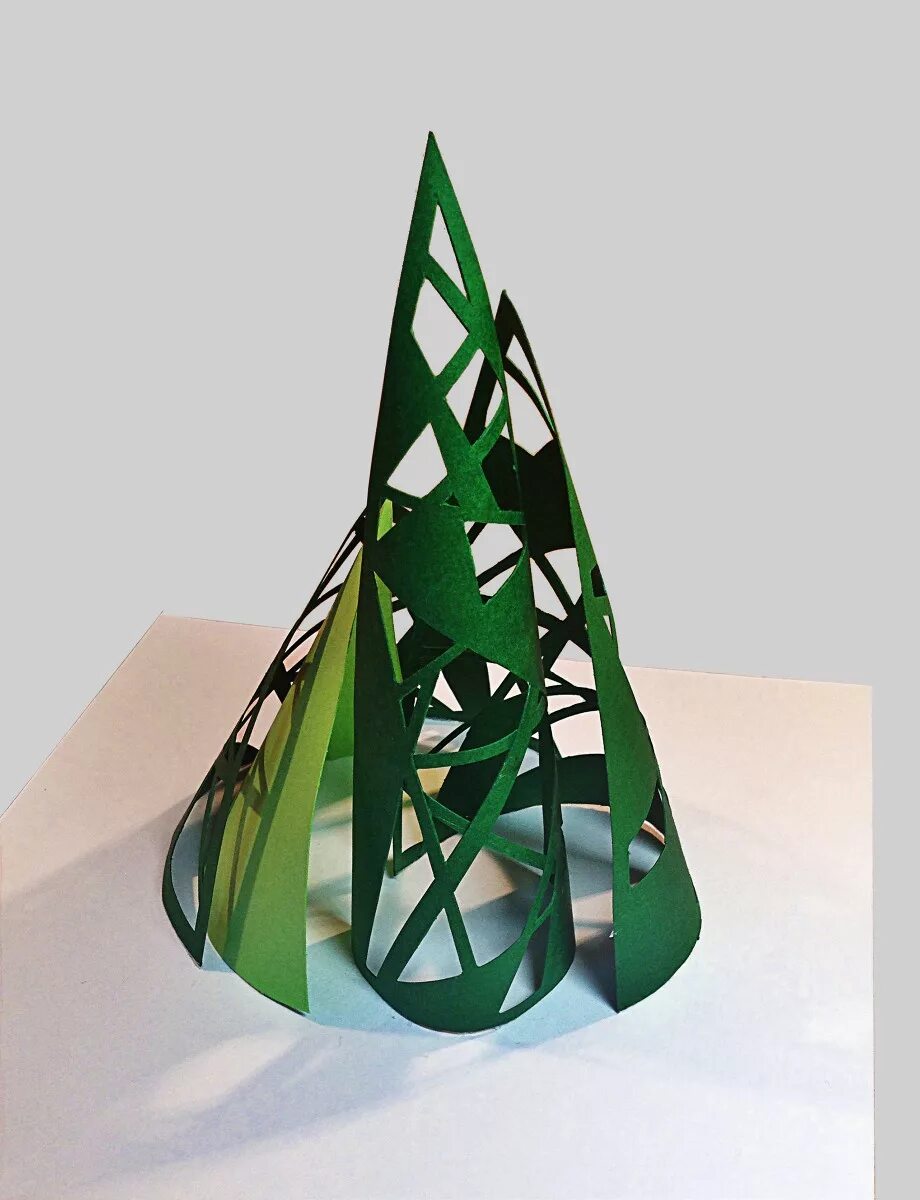 новогодняя елка будущего. футуристическая елка. футуристическая елка. авангардная елка. елка футуристов.