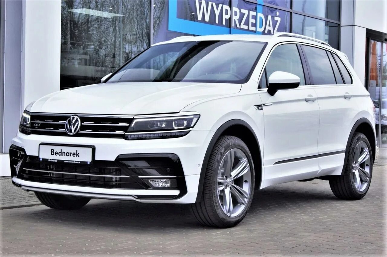 Tiguan 4-motion r line 2022. 0 tsi dsg 4motion highline. Tiguan 2. Tiguan 2021 220 лс. Фольксваген тигуан 220 лс.
