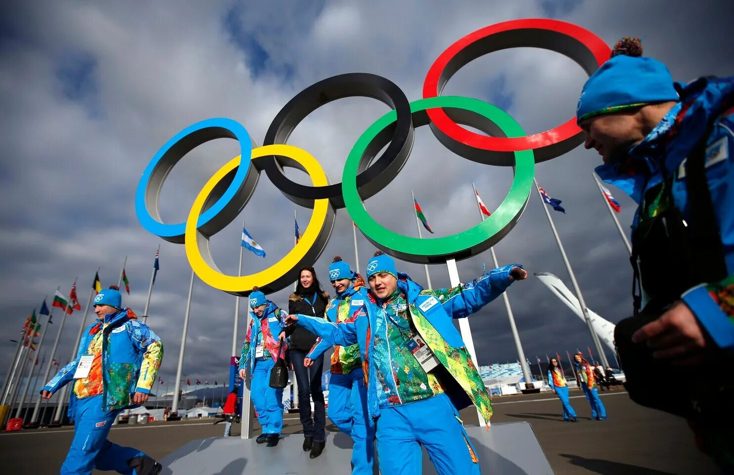 Olympic city. Зимние олимпийские игры 2022. Бейжин 2022. Церемония закрытия олимпиады в сочи 2014. Закрытие олимпийских игр в сочи 2014.