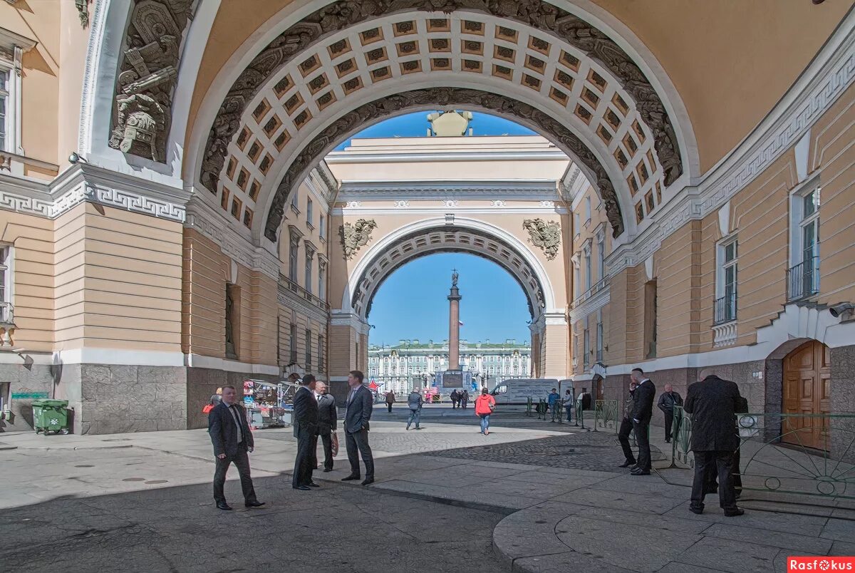 триумфальная арка генерального штаба санкт-петербург. демут малиновский и пименов арка главного штаба. арка главного штаба скульптура. каменные арки университета глазго. триумфальная арка главного штаба в санкт-петербурге.