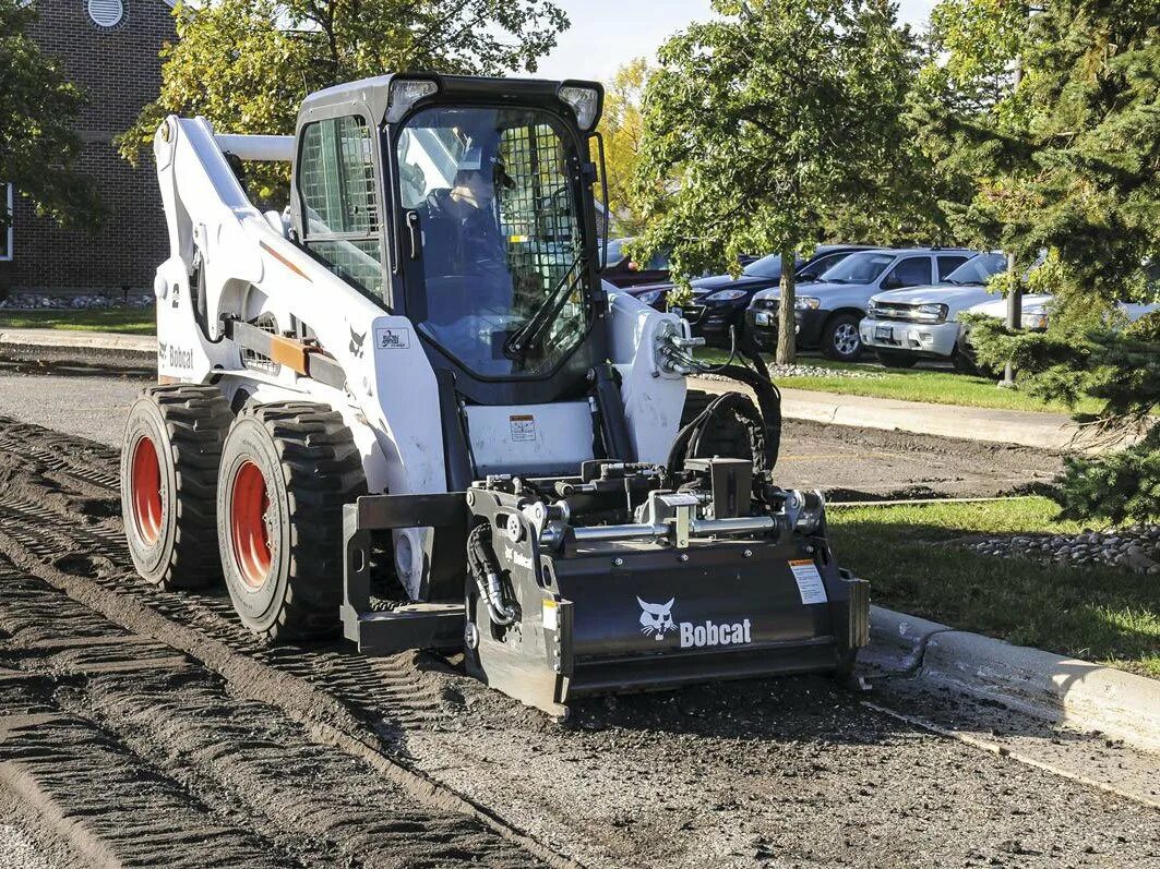 Услуги бобкэт. Бобкэт 850. Фреза Bobcat 100. Фреза дорожная "Bobcat a300". Фреза дорожная на Bobcat.