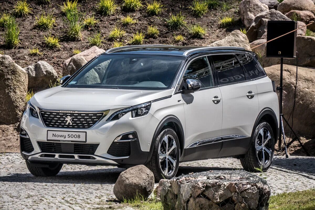 Peugeot 5008. Peugeot 5008 белый. Peugeot 5008 2020 белый. Пежо 5008 Рестайлинг.