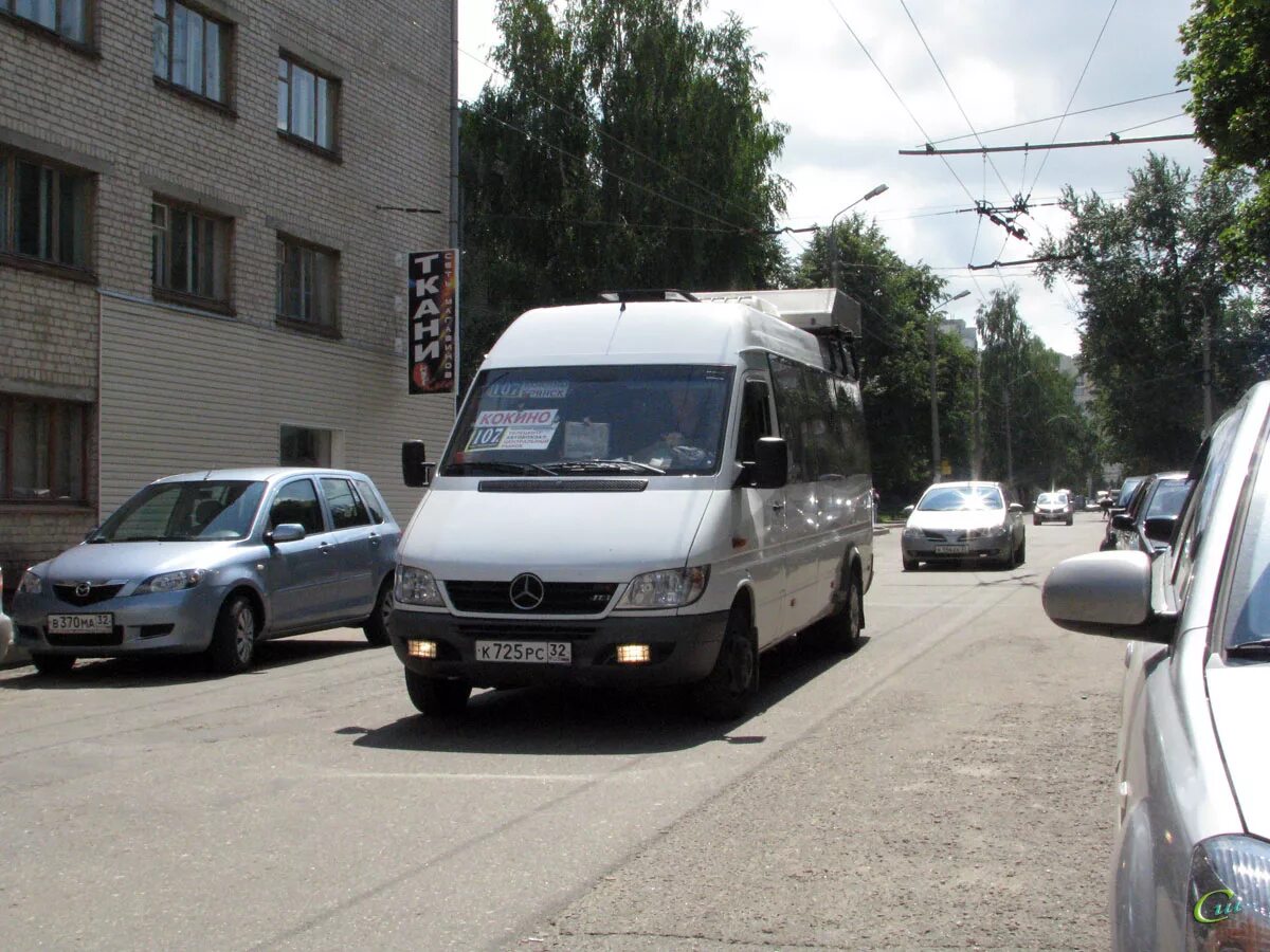 Брянск автовокзал Стародуб. Автобус Стародуб Брянск. Стародуб Брянск маршрутка. Мерседес автобус Брянск.