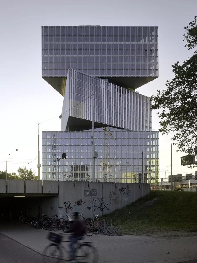 Здания 2025. Отель nhow amsterdam rai, нидерланды. oma oma. nhow amsterdam rai. треугольный отель в амстердаме rai. отель nhow amsterdam rai, нидерланды, студия ома модель здания.