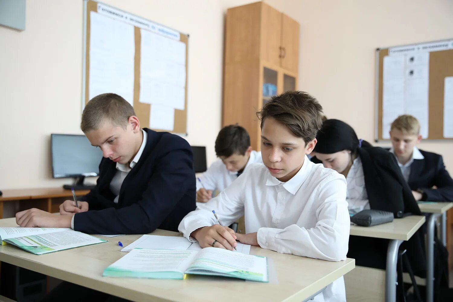 Школа. Образовательные учреждения. Покровская гимназия пушкина. Первый класс. Коллектив женщин.