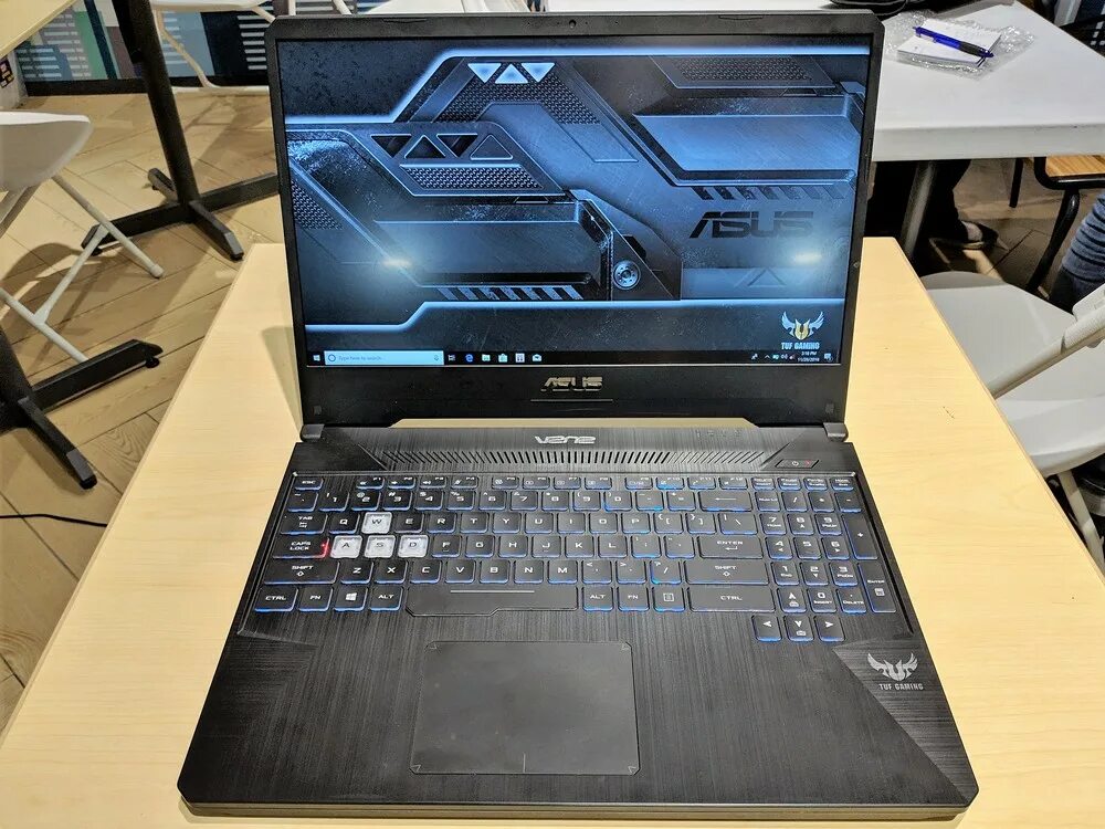 Asus tuf gaming fx506he hn393. Асус fx505. Ноутбук ASUS fx505d. Ноутбук ASUS TUF Gaming fx505d. ASUS TUF 505.