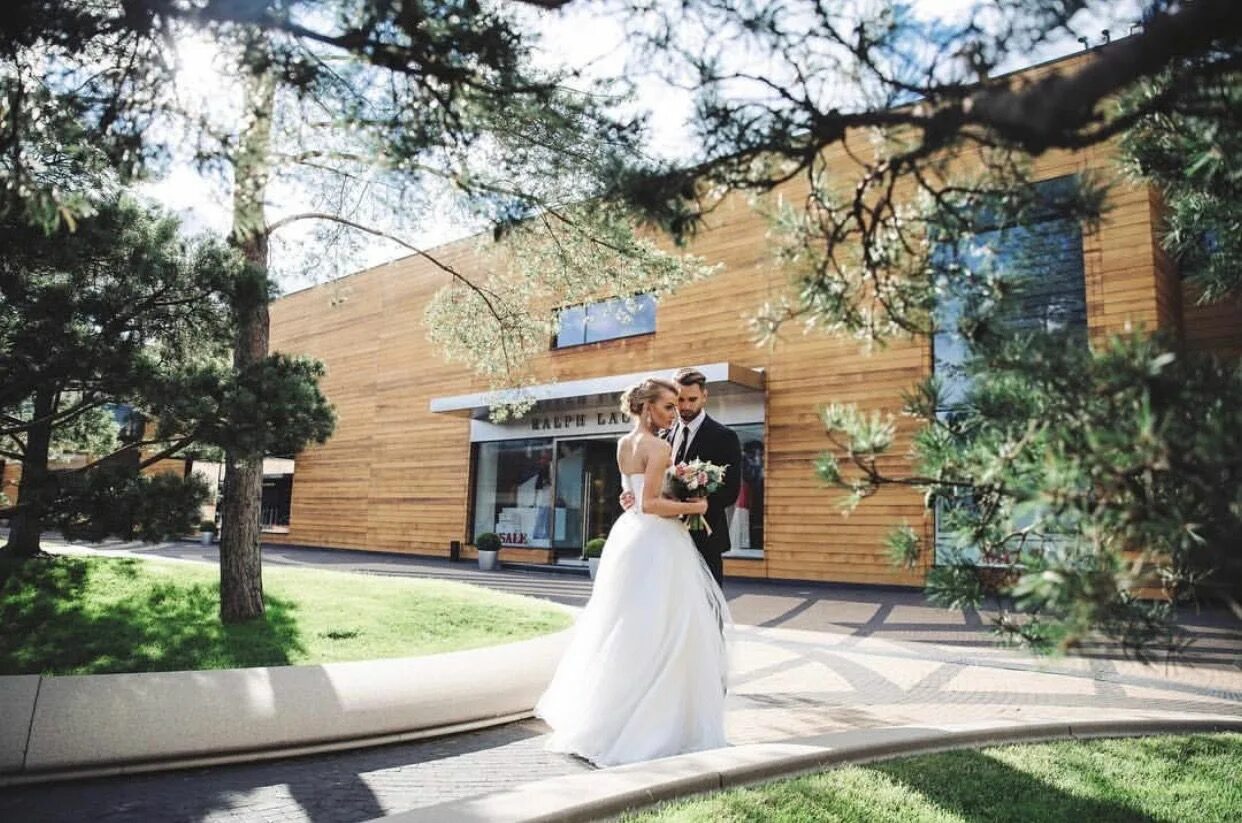 Свадьбы в загородном отеле. Свадьба за городом спб. Свадьбы в загородном отеле. Красивые фото значимых событий (свадьба). Свадьба в коттедже.