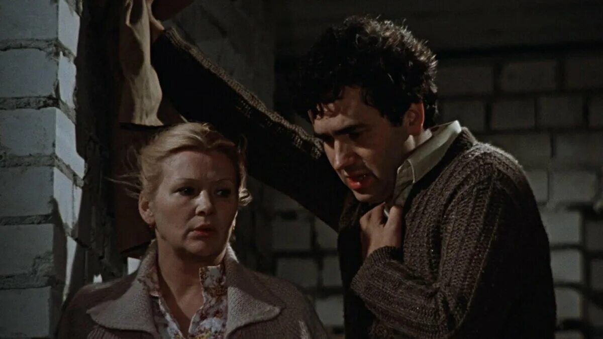 4 белые росы. Белые росы 1983. белые росы фильм 1983 караченцов. галина польских белые росы. белые росы 1984 фильм.