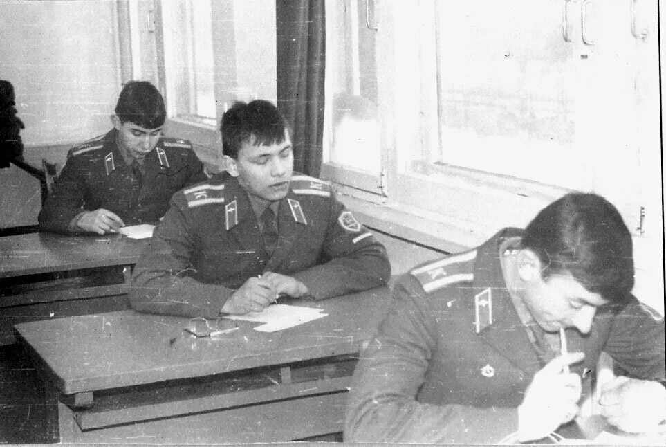 Курсант 12 назад в ссср читать полностью. ЛВАТУ 1986-1989. Ачинское военное авиационно-техническое училище. Ачинское военное авиационно-техническое училище выпуск 1972. Курсанты Ачинского вату.