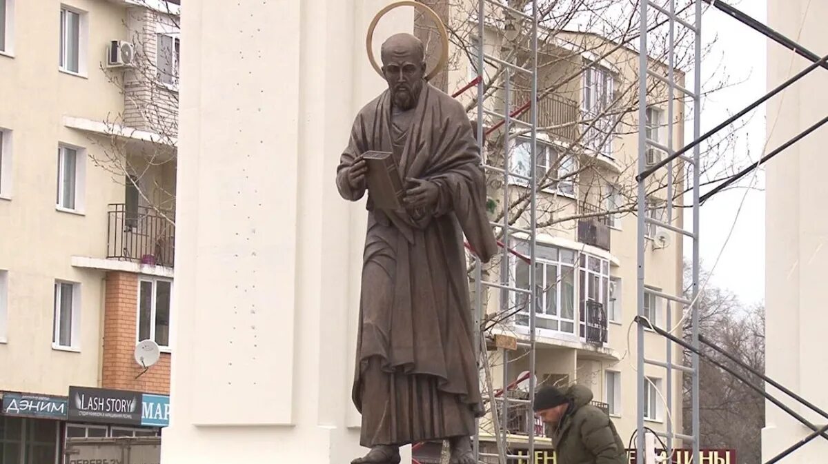 Памятник апостолу. Павловск воронежская область памятник апостолу павлу. павловск воронежская область апостол павел. памятник св. павлу в г. павловск воронежской области. скульптура апостолу павлу в городе павловске воронежской обл.