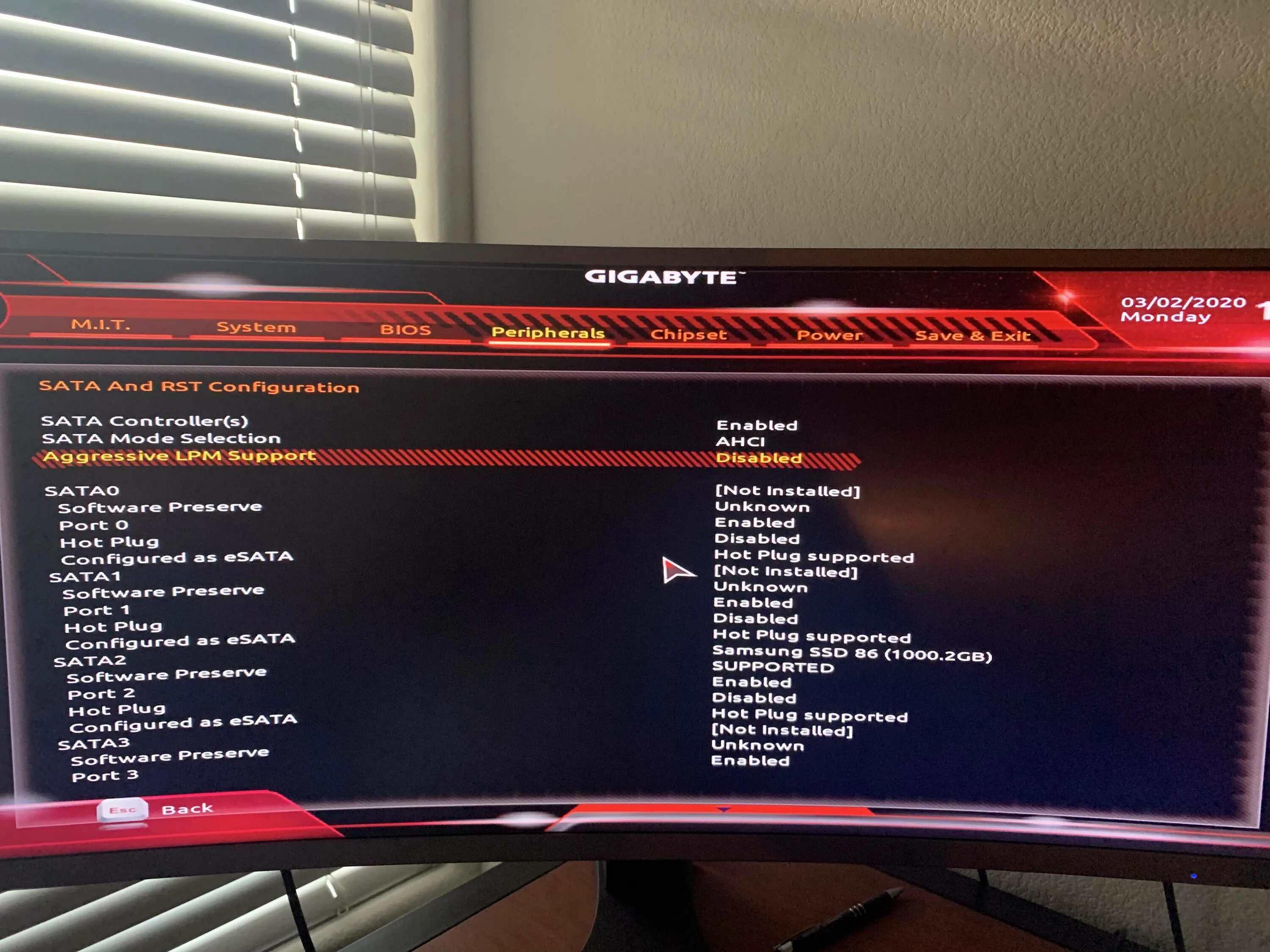 Модифицированный биос под nvme. Asus z370-e rog биос. Bios на материнских платах asrock. Загрузочный диск nvme. Модифицированный биос.