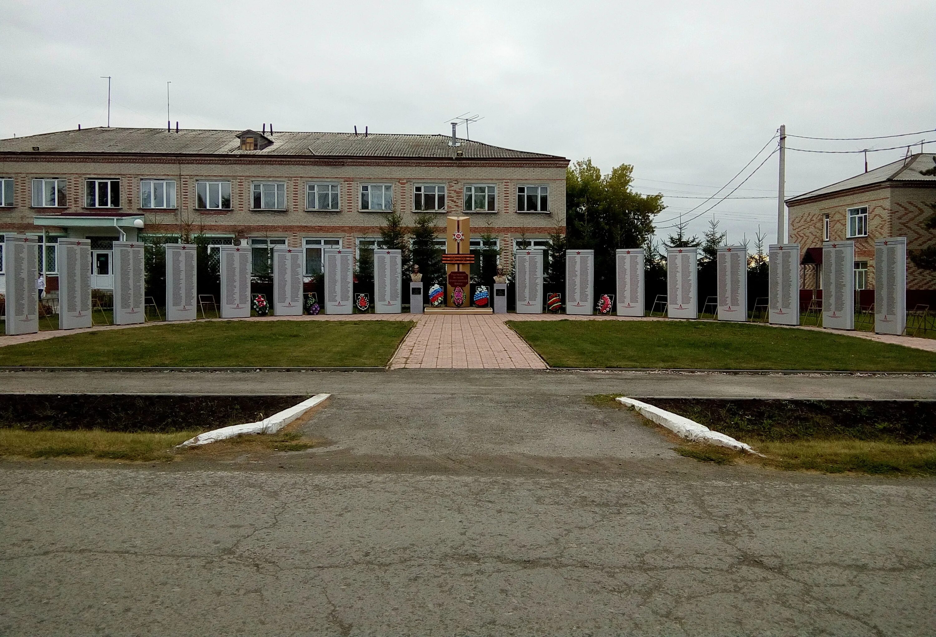 усть-тарка церковь михаила архангела. село усть-тарка новосибирской области. усть-тарка река. часовня усть-таркского района новосибирской области. администрация усть тарского района.