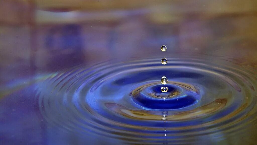 Тень падает на воду реальное фото. В тени человека. Построение теней при естественном освещении. В тени человека. В тени падавшей на воду.