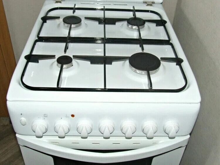 Электрическая плита indesit k1e1 w r. Плита электрическая индезит 4-х конфорочная с духовым шкафом. Плита электрическая kn1e17a(w)/ru indesit. Электрическая плита indesit 50см. Индезит газовая плита 4 конфорки с электрической духовкой.