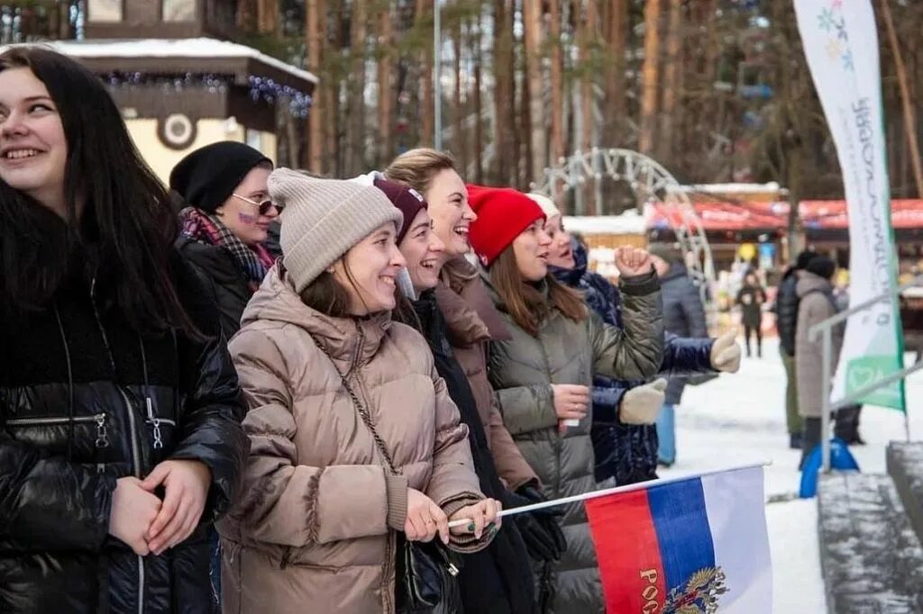 Исследования молодежи 2019. Молодежь России 2022. Русском Домодедово. Мода 2022 молодежь Россия. День молодежи Подмосковья 2022.