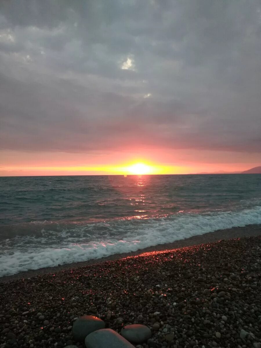 Поселок Алахадзы Абхазия. Пицунда поселок Алахадзы. Село Алахадзы Абхазия пляж. Пляж Алахадзы Абхазия Пицунда.