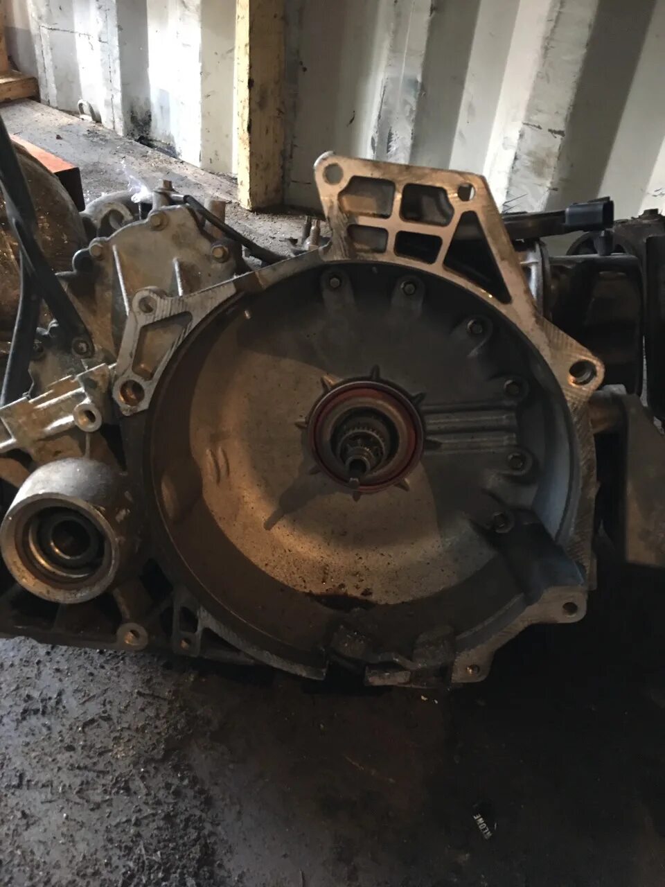 0 акпп раздатка. Коробка механика на мазда трибьют 2011 года. Акпп mazda tribute 3. Акпп трибьют. Акпп двигатель aj на 3 болта.