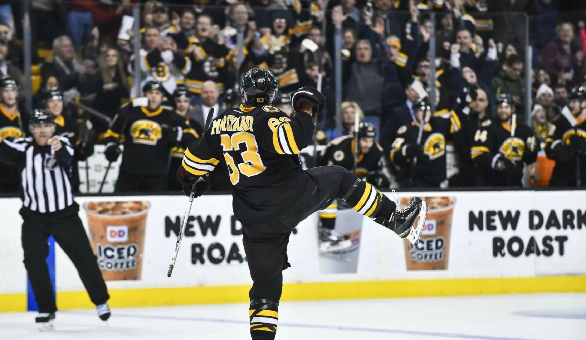 Хк бостон. Бостон Брюинз. Бостон НХЛ. Бостон Брюинз обои. Boston Bruins Wallpapers HD.