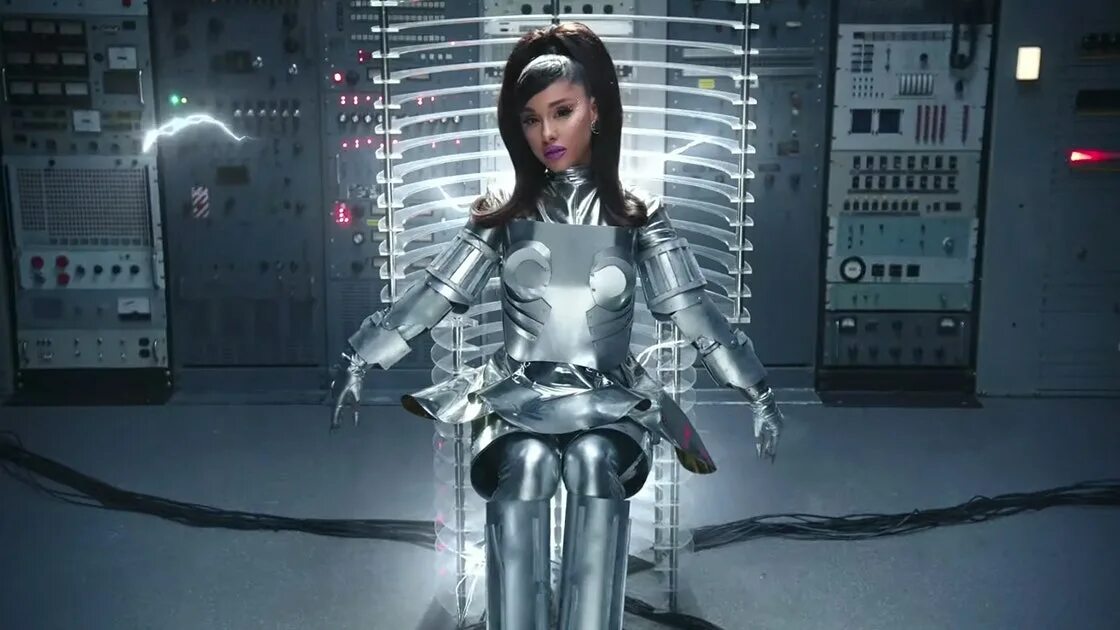 Ariana grande 34 35 перевод. Ariana grande 34+35. киборг-фембот. ariana grande ai. фембот манипс.