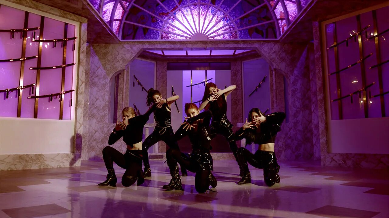 Itzy mafia in the morning. Itzy mafia. itzy mafia in the. itzy loco. итзи mafia in the morning.