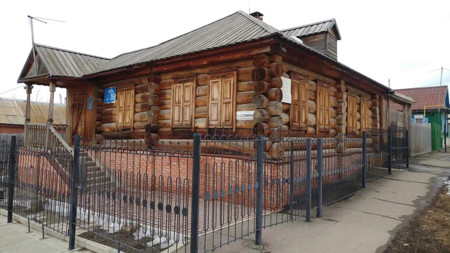 город уральск казахстан. уральск казахстан достопримечательности. парк молодежный каменск-уральский. музей пугачева в уральске. где в уральске можно.