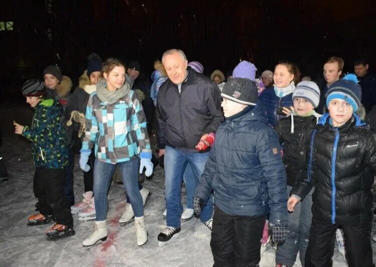 Работа катков саратов. Саратов каток на Политехнической. Каток СГТУ Саратов. Каток Политех Саратов. Саратов ул. Политехническая, д. 77к. 7. Каток.