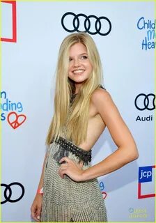 Gregg Sulkin & Ana Mulvoy-Ten: Style Sunday with Children Mending.