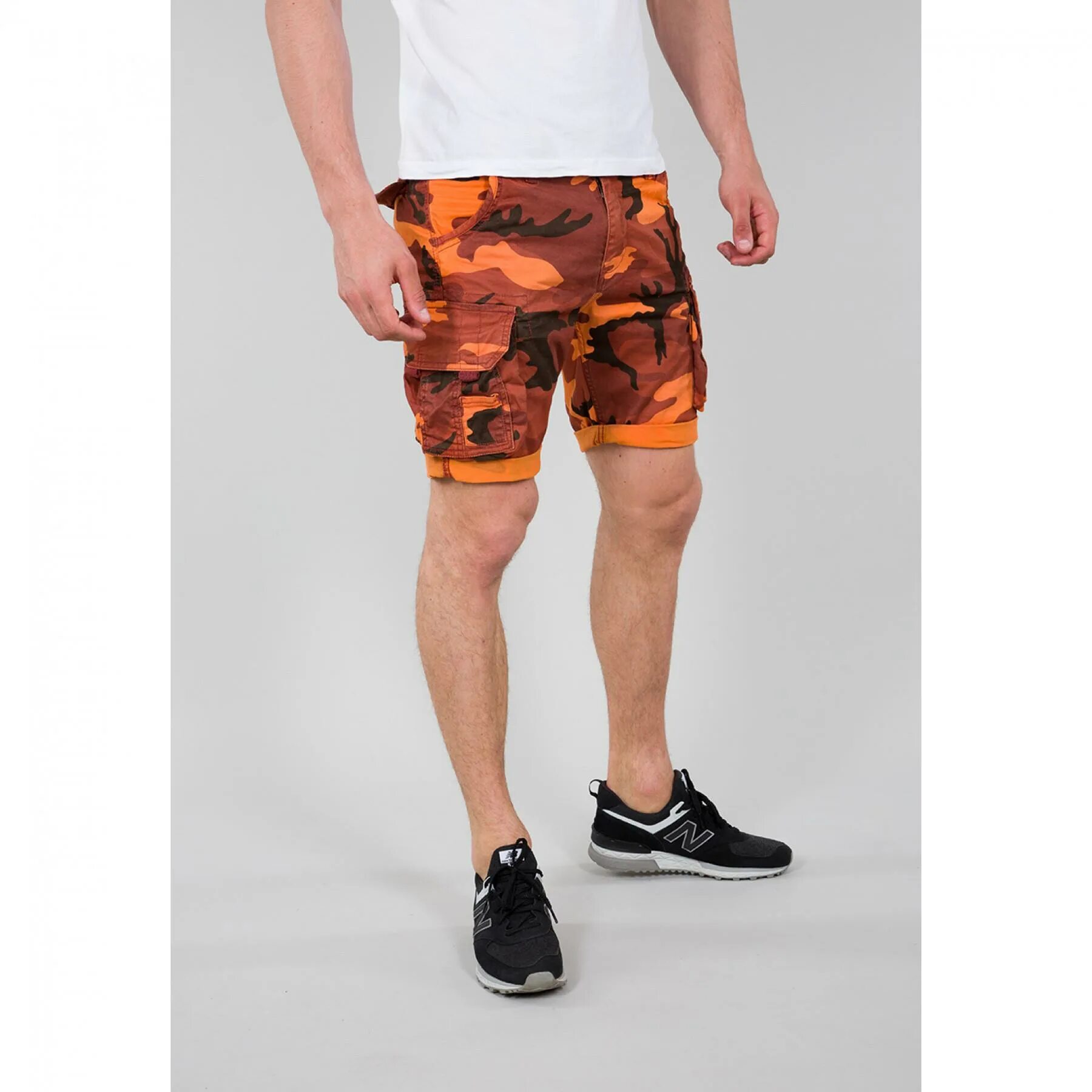 Шорты альфа. Crew short Camo (Alpha industries). Alpha industries Crew short Bermuda. Шорты Alpha industries Crew short Patch RBF Red.