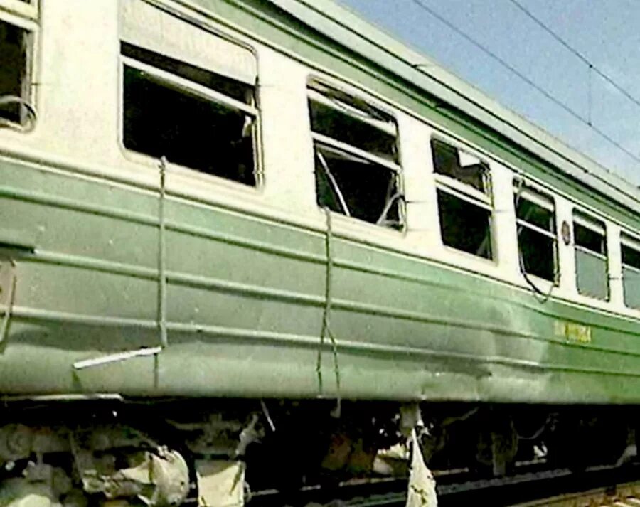 3 декабря 2003. 5 декабря 2003 теракт ессентуки. Взрыв электрички в ессентуках 2003. Теракт в электричке кисловодск-минеральные воды 3 сентября 2003. Взрыв в поезде кисловодск минеральные воды сентябрь 2003.