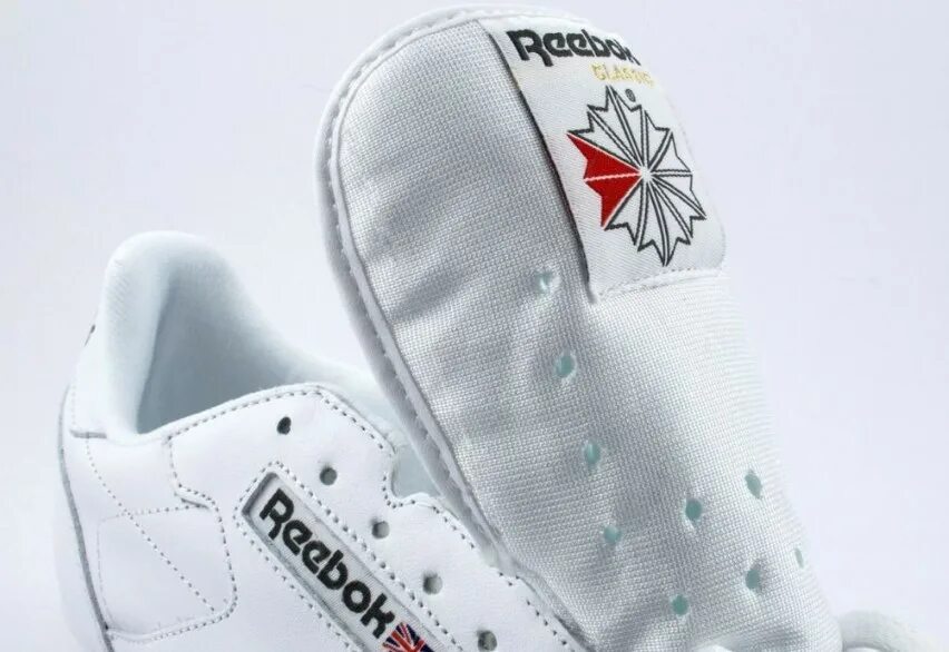 Reebok Original Classic. Шнуровка Reebok Classic. Язычок кроссовок рибок оригинал. Кроссовки Reebok Classic шнуровка. Reebok проверить оригинальность