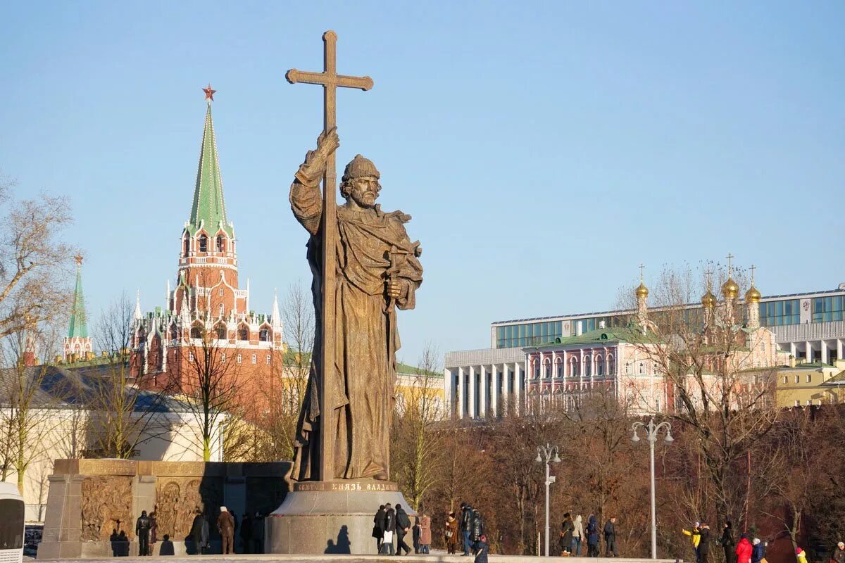 Скульптуры кремля