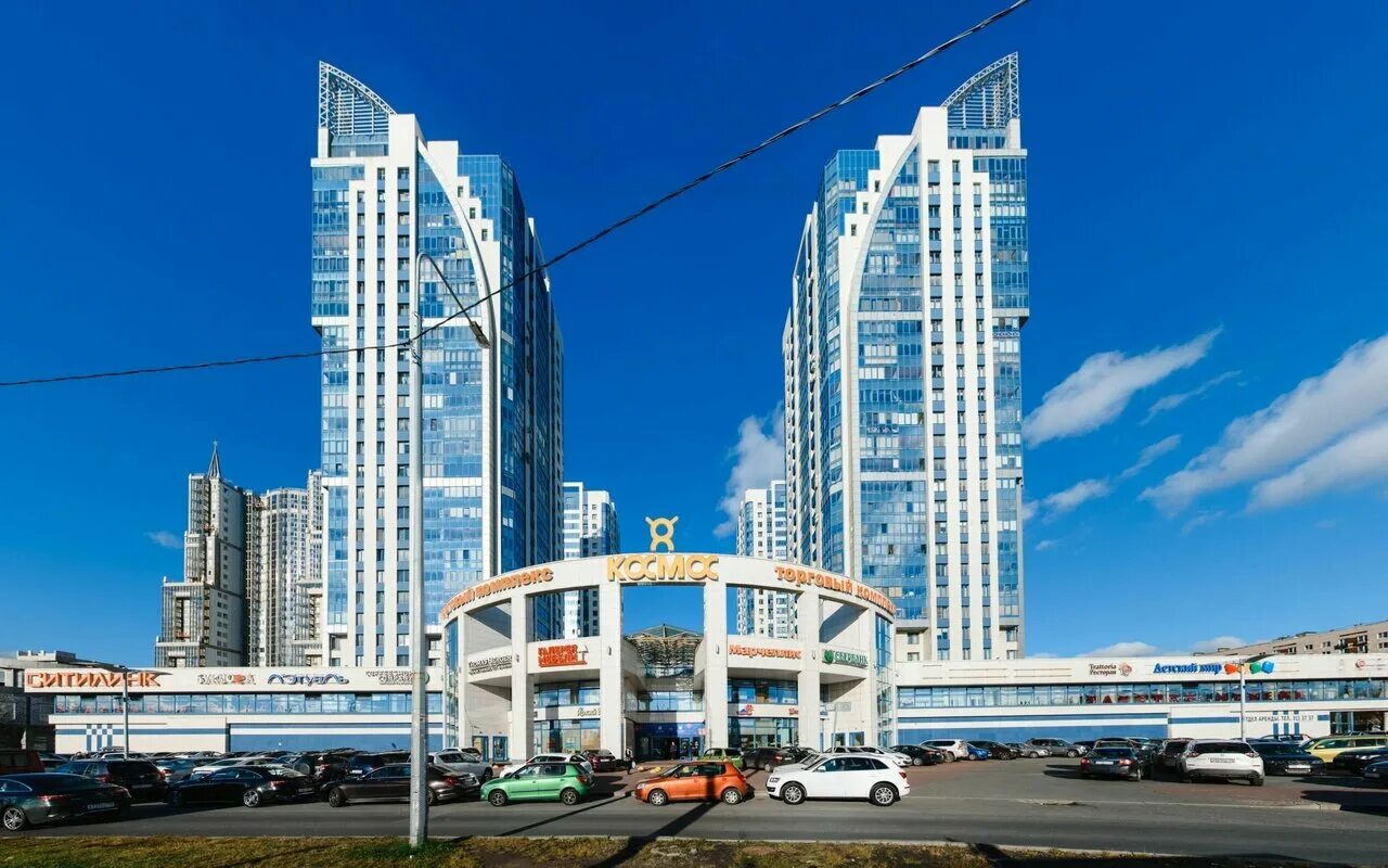 Трк космос на типанова магазины. Типанова, 27/39. Типанова, 27/39. Космос торговый центр санкт-петербург. Тц космос спб на типанова.
