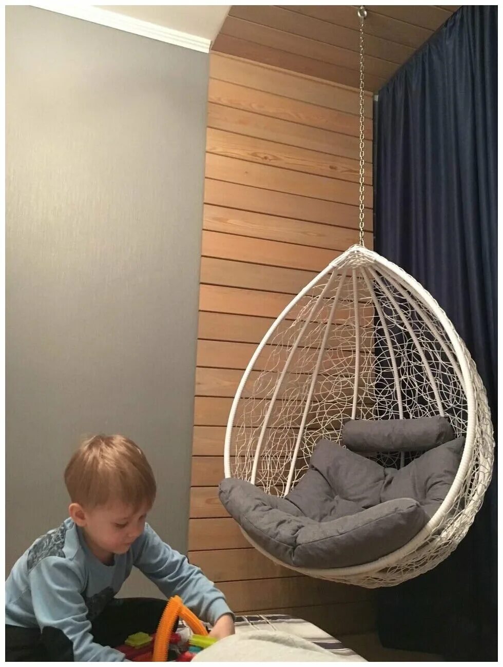 Кресло подвесное mavi rattan. Детское подвесное кресло. Подвесное кресло в детскую. Подвесное кресло. Качели в комнату подвесные.