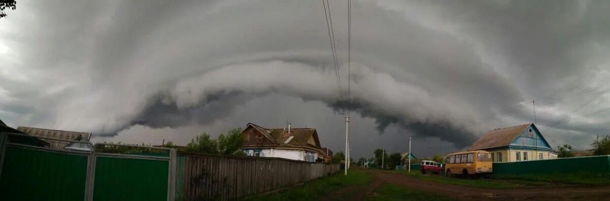 Прогноз погоды на неделю буздяке. Природные явления Башкирии. Буздяк природа. Смерч 2014 году в Башкортостане. Шторм в Буздяке.