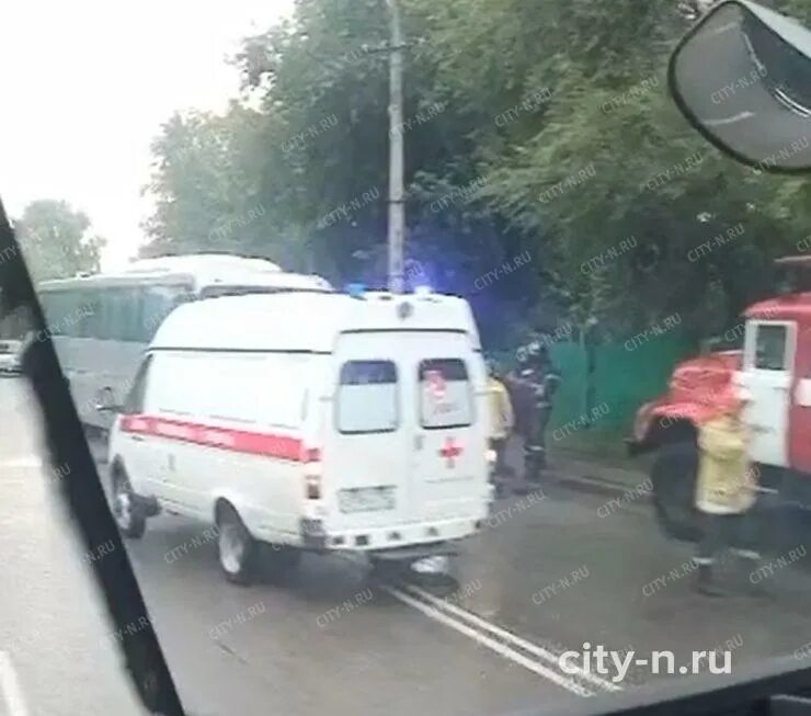 Скорая новокузнецк телефон. Скорая полиция. Скорая автобус. Новокузнецк автобус сбил человека. Автобус полицейский Соболь.
