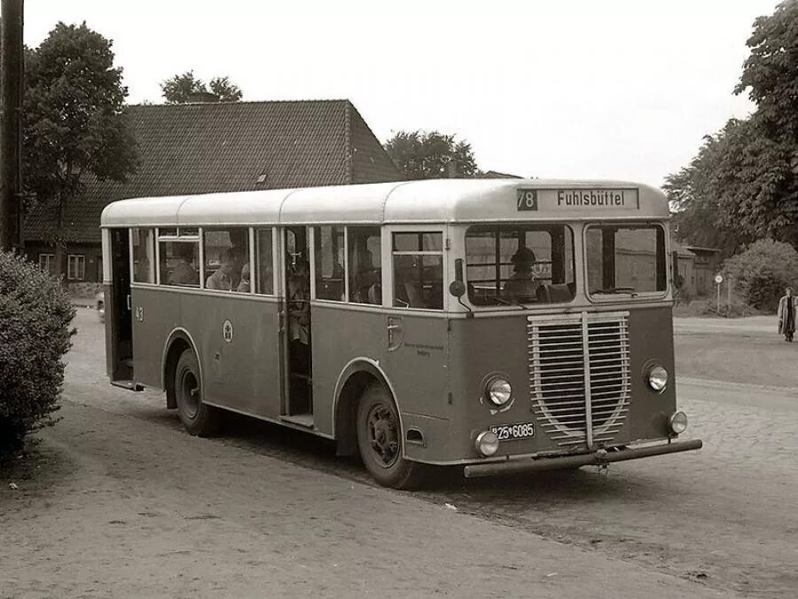 Bussing de. Büssing ман. Старый дизельный автобус. Berliet. Немецкий двухэтажный автобус.