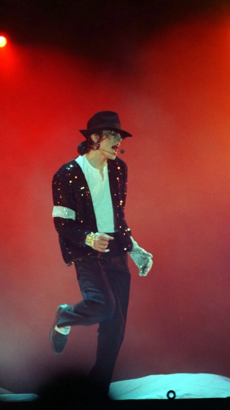 Песня майкла джексона bad. Michael Jackson 1988.