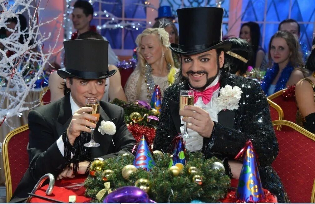 голубой огонек съемки. долина лариса на голубом огоньке 2021. киркоров с новым годом открытка. киркоров на новогоднем тнт. филипп киркоров голубой огонек.