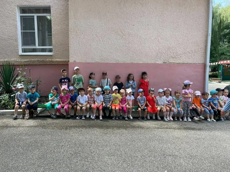 Поселок каменномостский детский сад сказка. Садик сказка чехов 2. Мокрый батай фото поселка. Детский сад солнышко чехов 2. Сад 43 чехов.