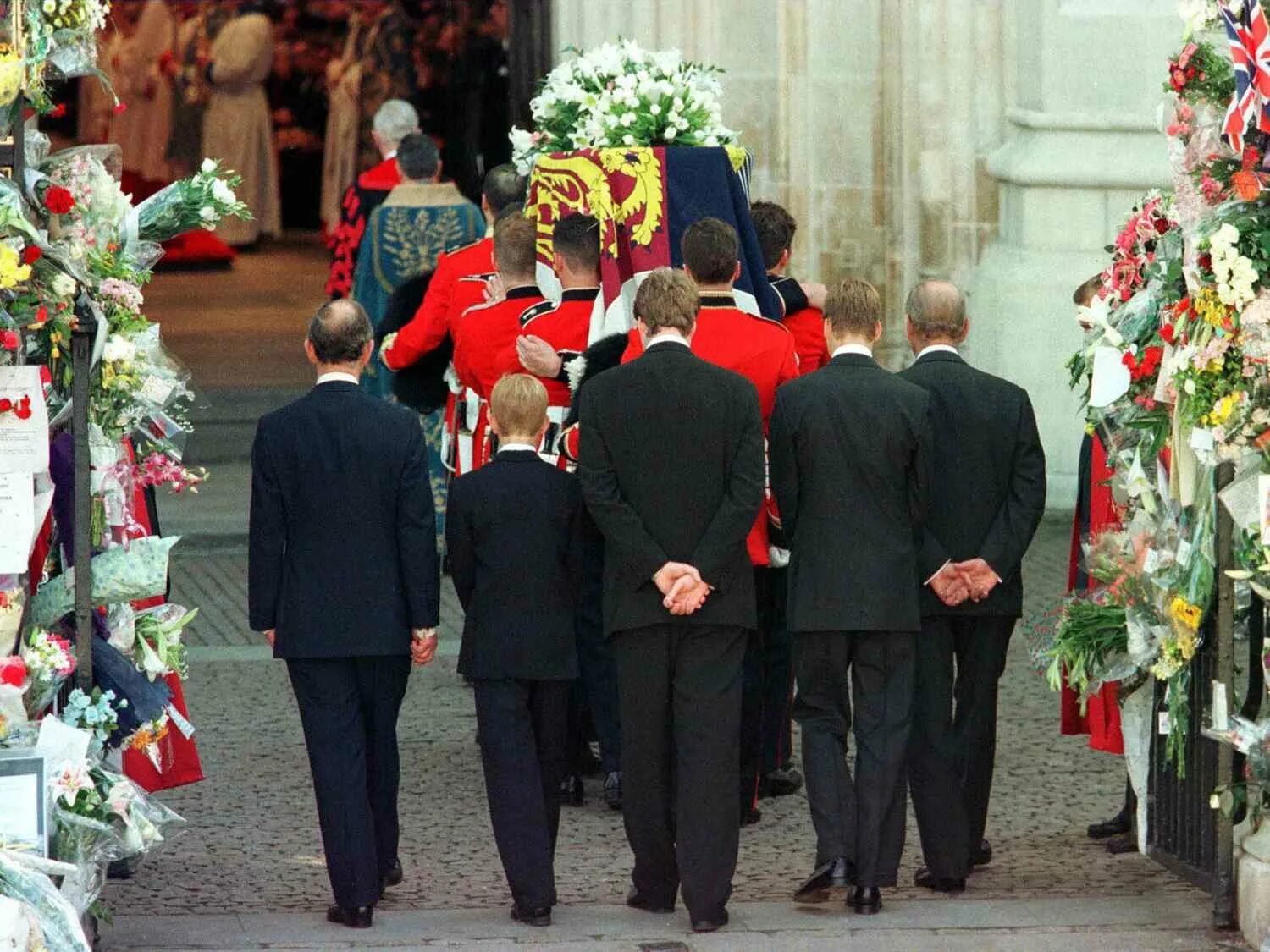 Смерть принцессы уэльской. Похороны принцессы Дианы 1997. Похороны принцессы Дианы.