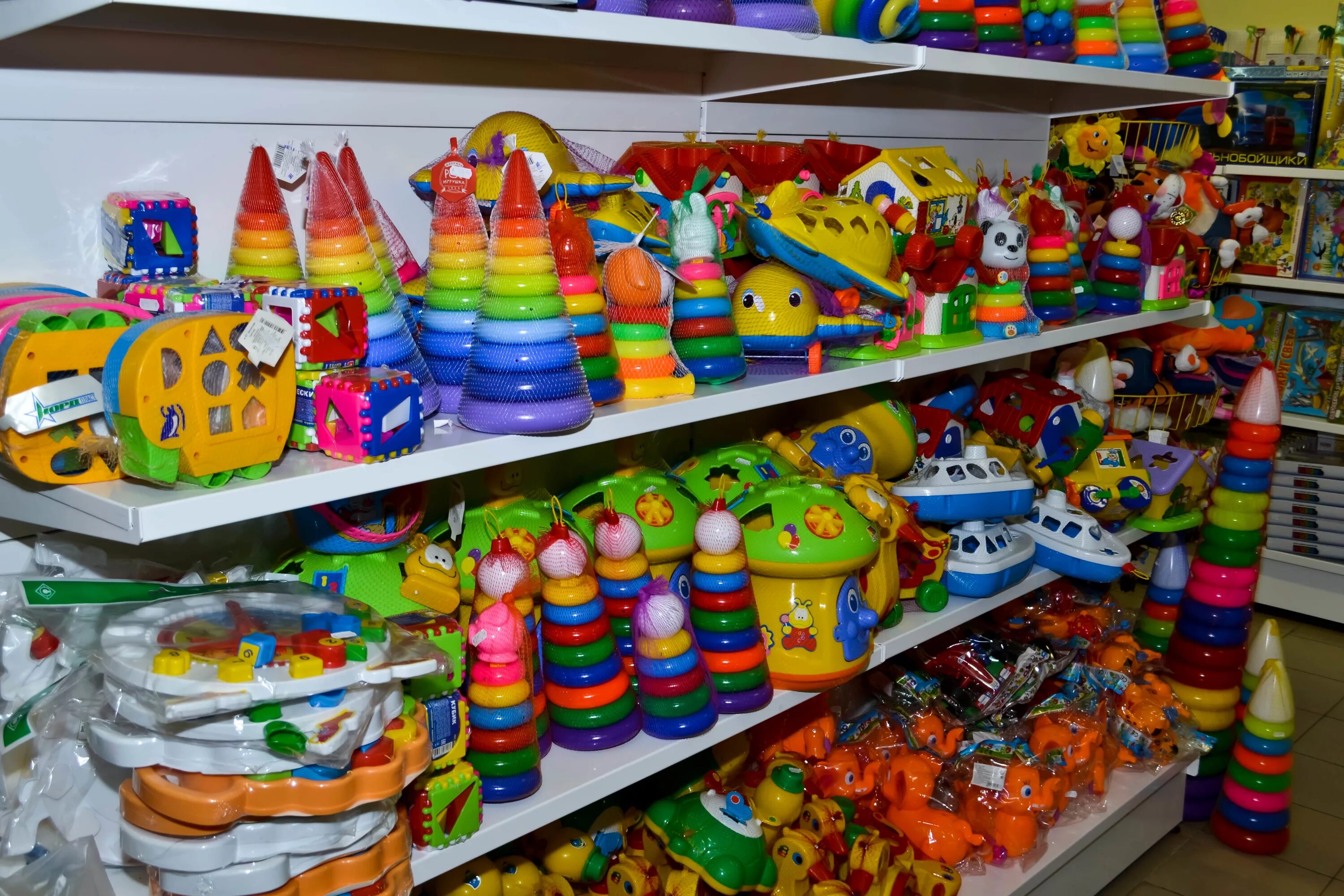 Магазин детского питания. Производитель товары детей. Рынок для детей. Детский супермаркет smoby с тележкой. Фабрика пластмассовых игрушек.