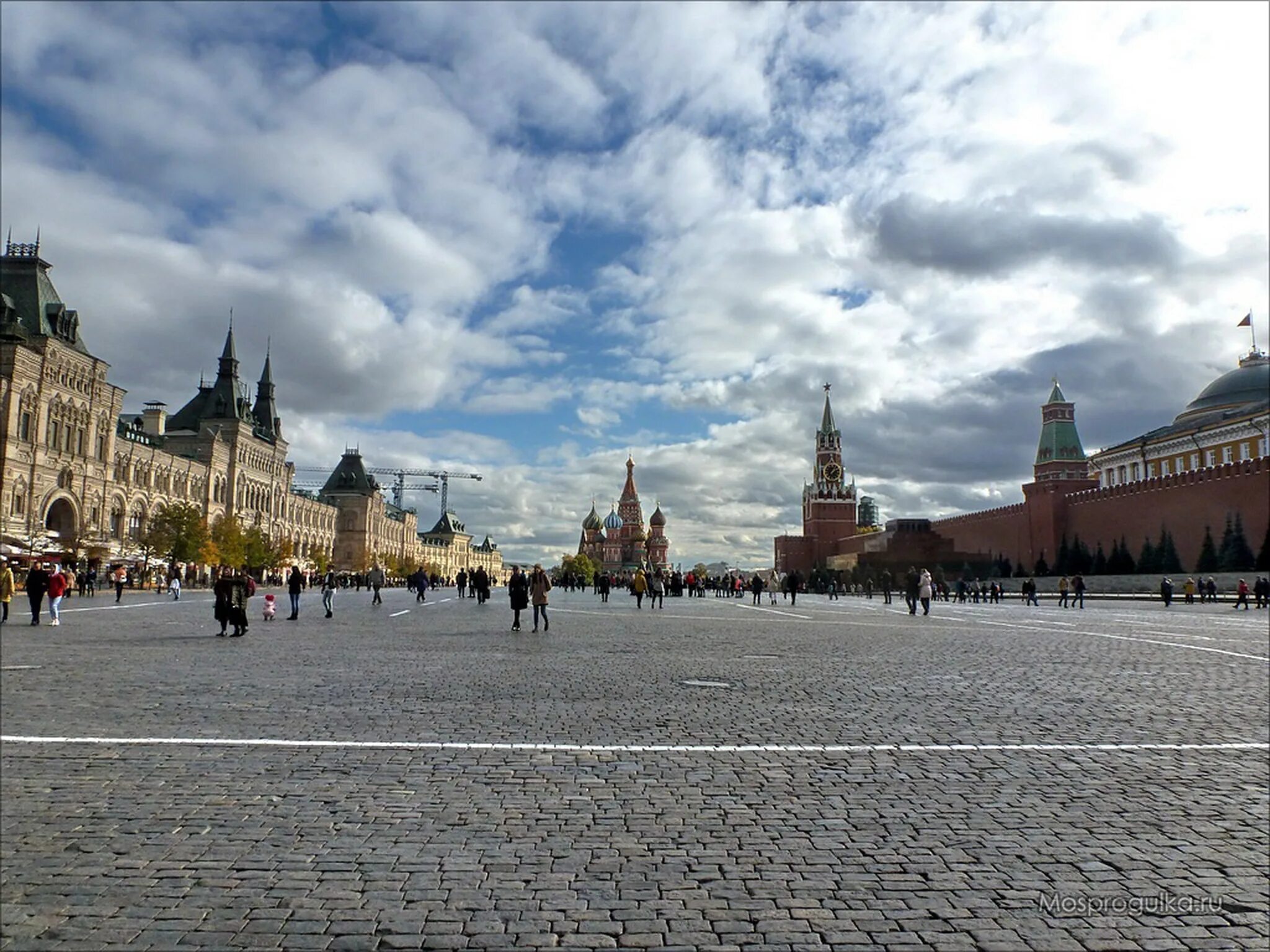 Чувствовать площадь. Территория красной площади в Москве. Площадь красной площади в Москве. Красная площадь Главная площадь Москвы. Парадная площадь Москва.