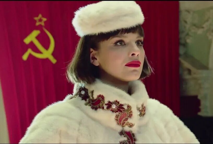 Красная королева дата выхода. Красная королева збарская.