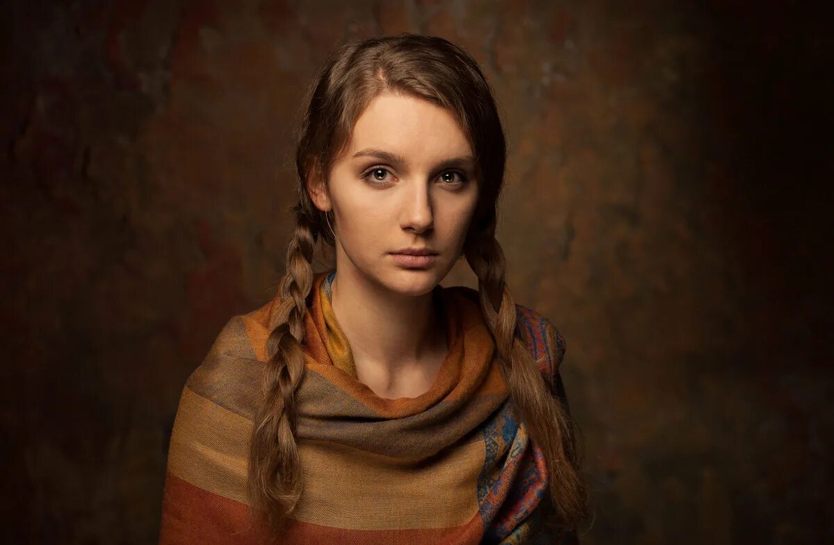 художественный портрет в студии. студийный портрет. фотосессия в художественной студии. художественный портрет в студии. образы для фотосессии в студии.